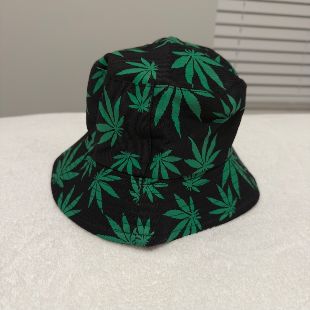 Black and Green Leaf Pattern Bucket Hat